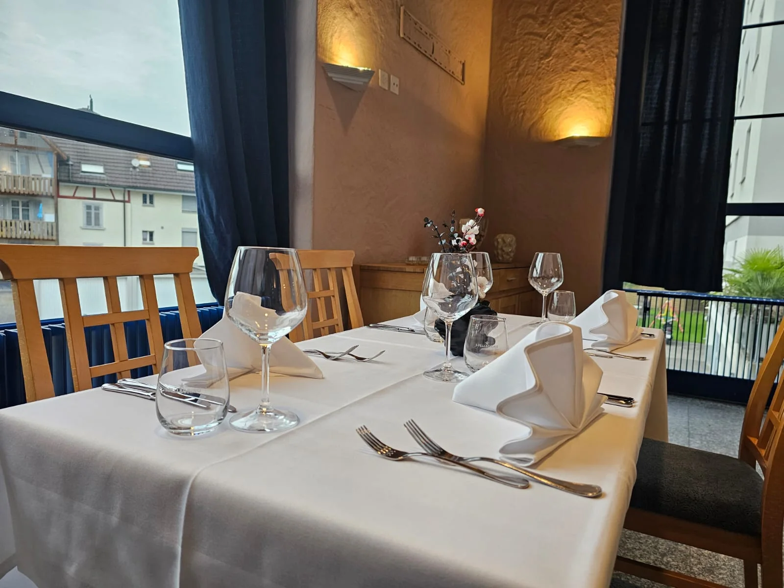 Elegant gedeckter Tisch im Restaurant Seetäli